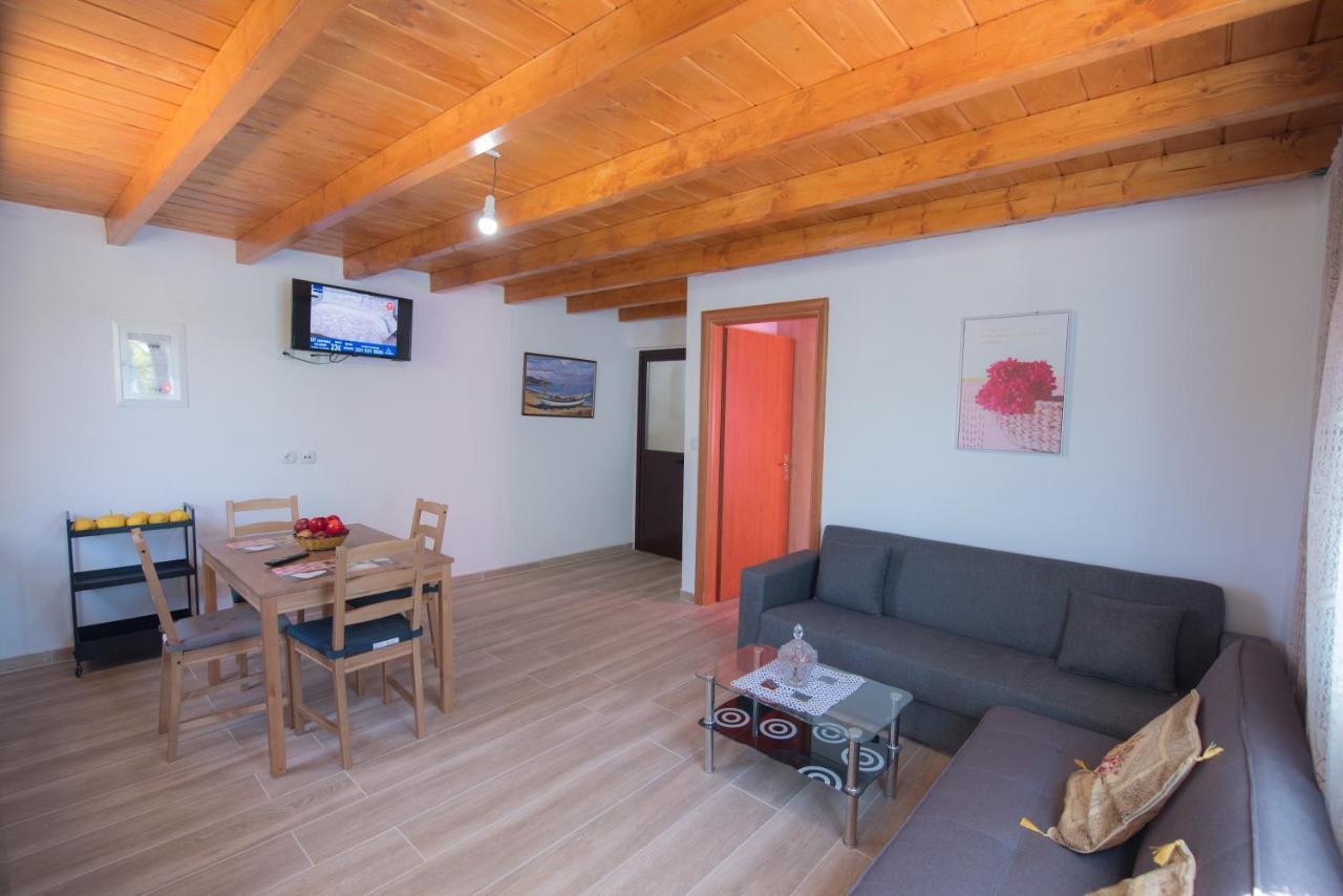 Basil & Guest House Lazarata Exterior photo